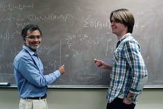 Los matemáticos Soundararajan y Lemke Oliver